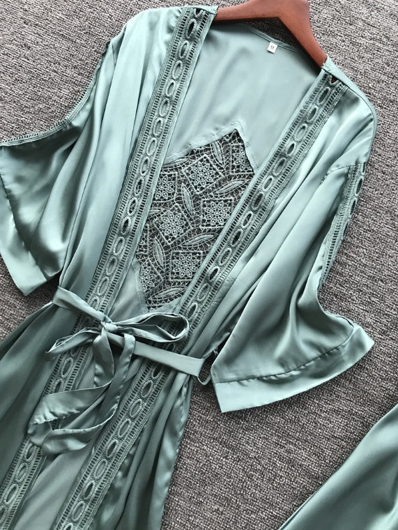 Two-Piece Long-Sleeved Pajama Set With Chest Pad