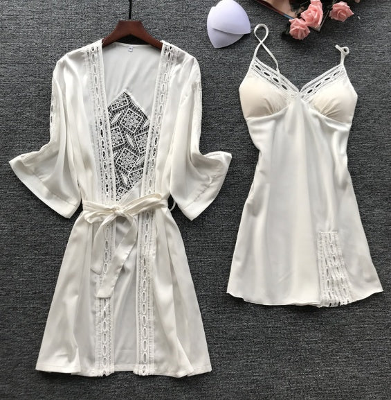 Two-Piece Long-Sleeved Pajama Set With Chest Pad