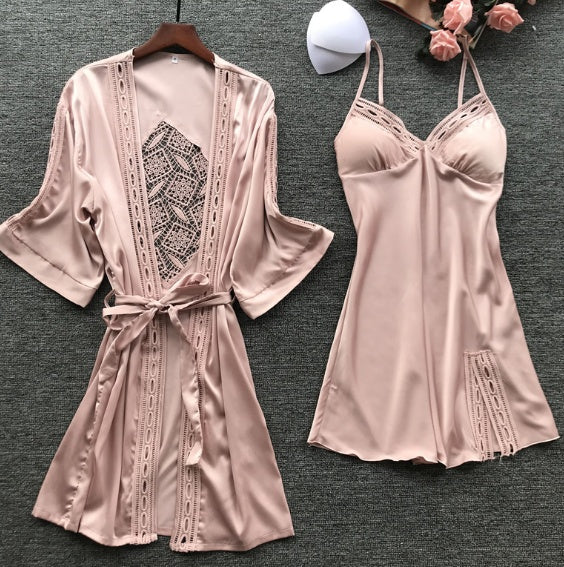 Two-Piece Long-Sleeved Pajama Set With Chest Pad