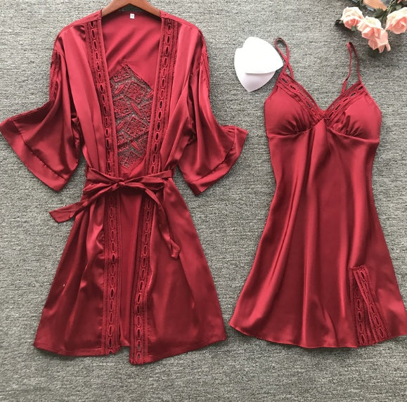 Two-Piece Long-Sleeved Pajama Set With Chest Pad