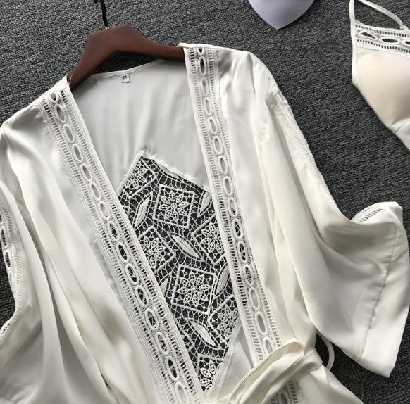 Two-Piece Long-Sleeved Pajama Set With Chest Pad