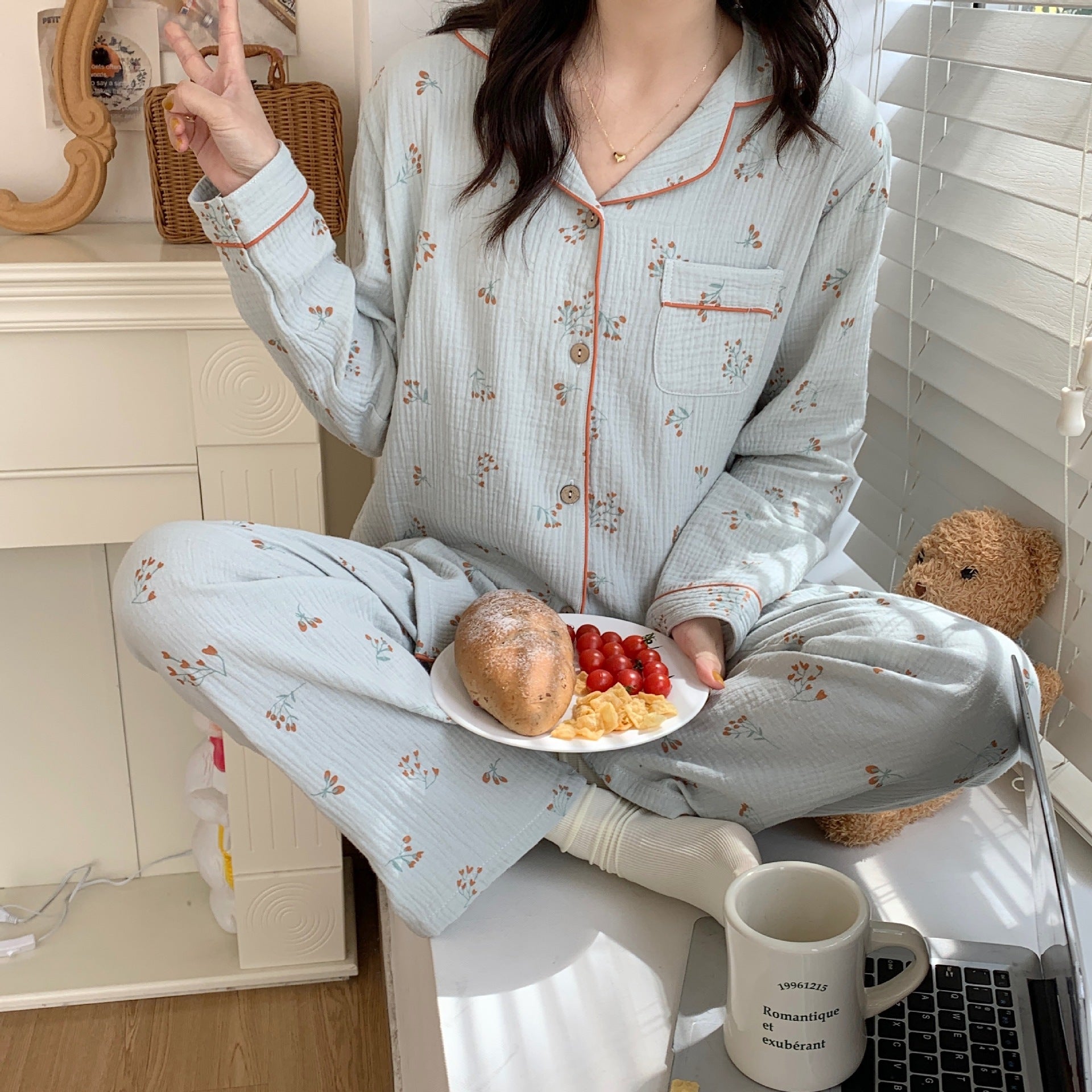 Women's Crepe Floral Pajamas