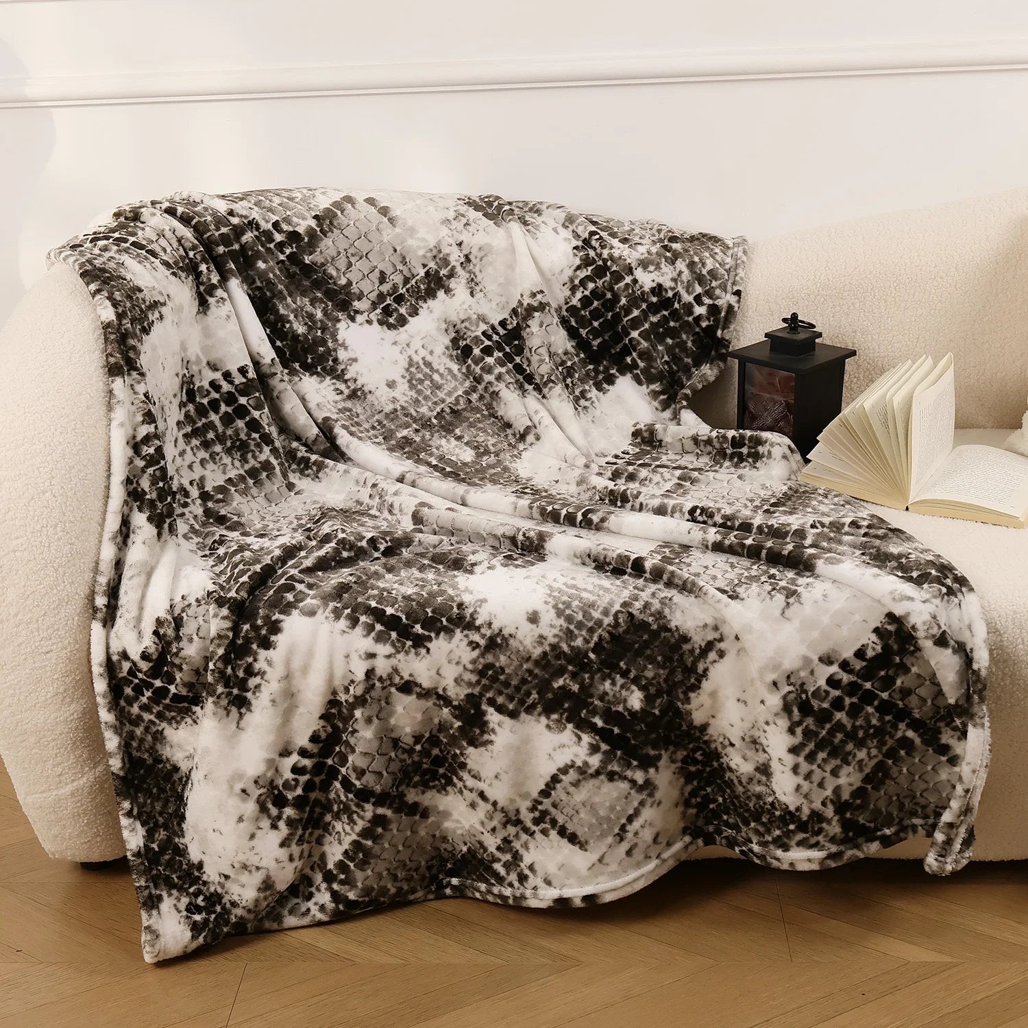 Fuzzy Soft Cozy Flannel 43 x 59 Inch Blanket