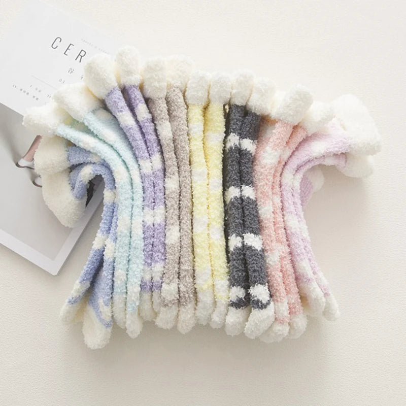 Mid-Tube Candy Colored Heart Printed Thick Plush Socks