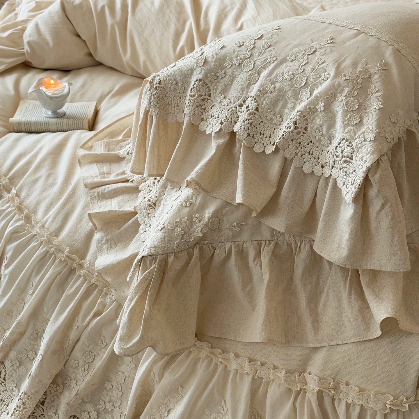 Romantic French Double Layer Lace Ruffles Bedding Set 20% Ramie, 80% Cotton Duvet Cover Set Quilted Bedspread Pillowcases