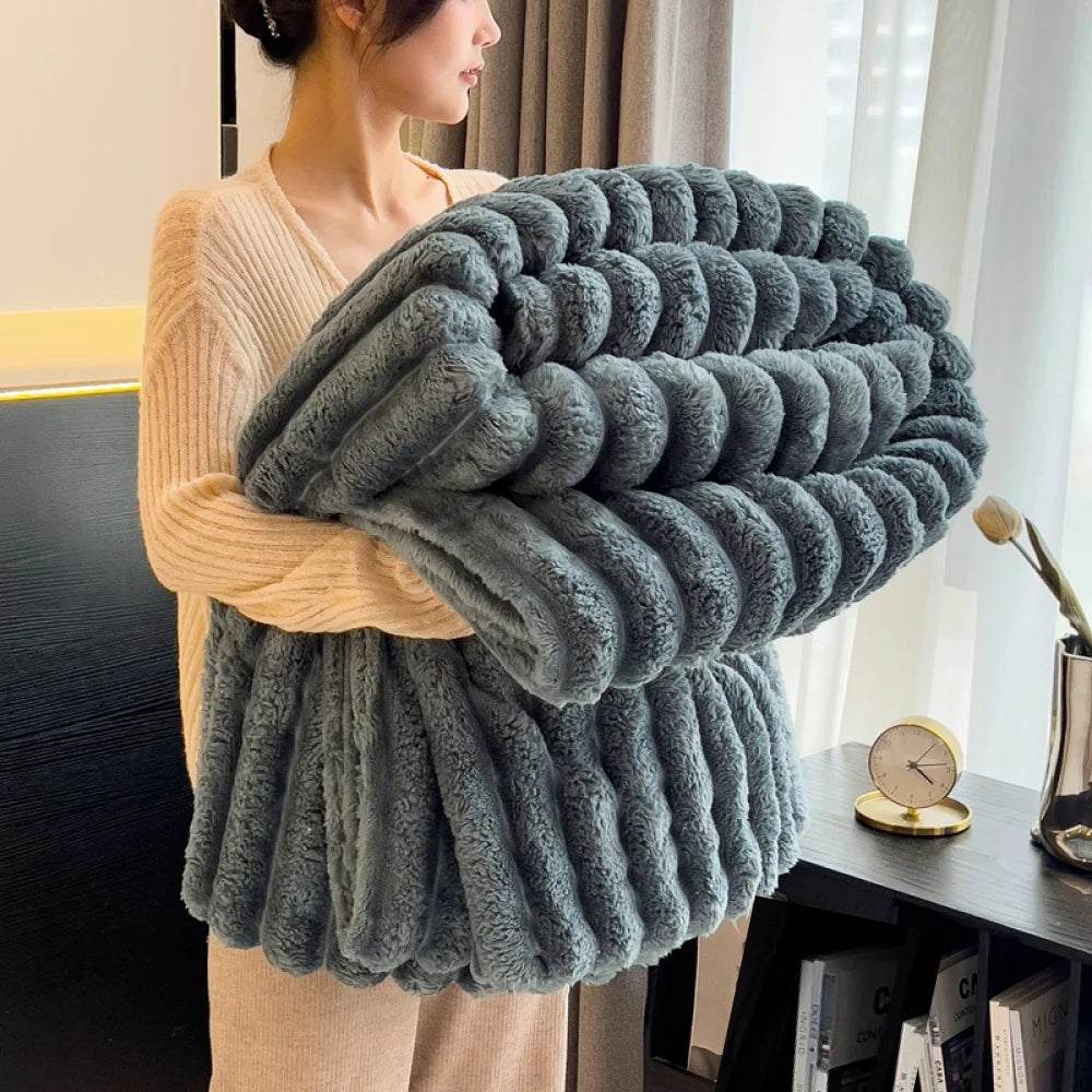 Striped Throw Blanket - 250GSM Soft & Warm Fluffy Blanket