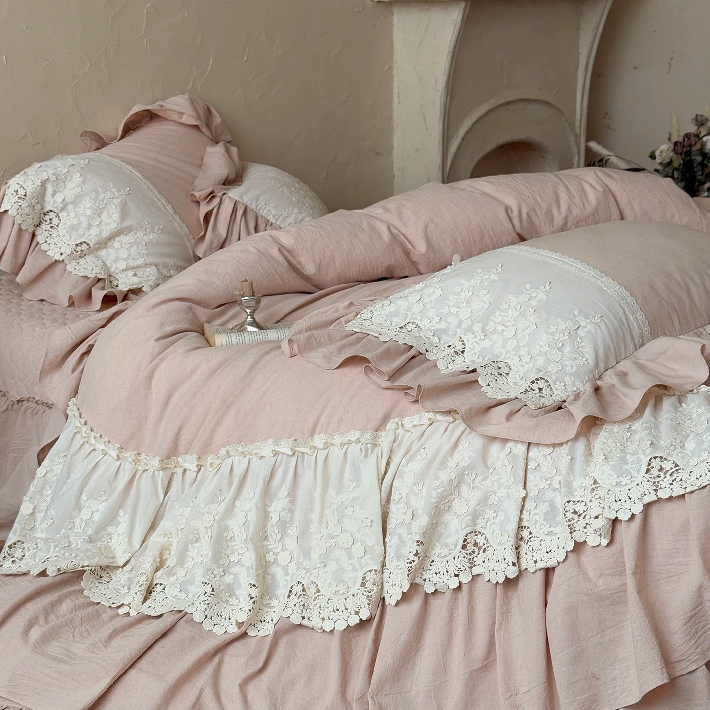 Romantic French Double Layer Lace Ruffles Bedding Set 20% Ramie, 80% Cotton Duvet Cover Set Quilted Bedspread Pillowcases