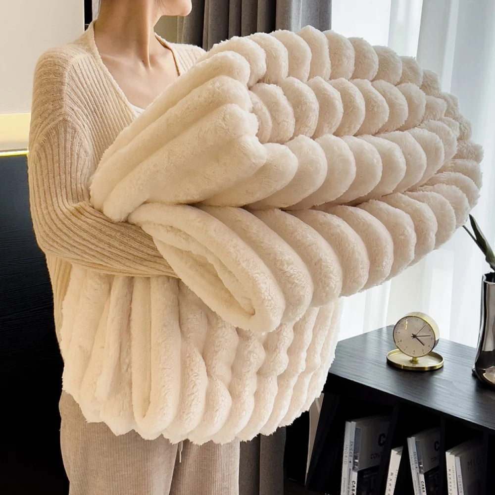 Striped Throw Blanket - 250GSM Soft & Warm Fluffy Blanket