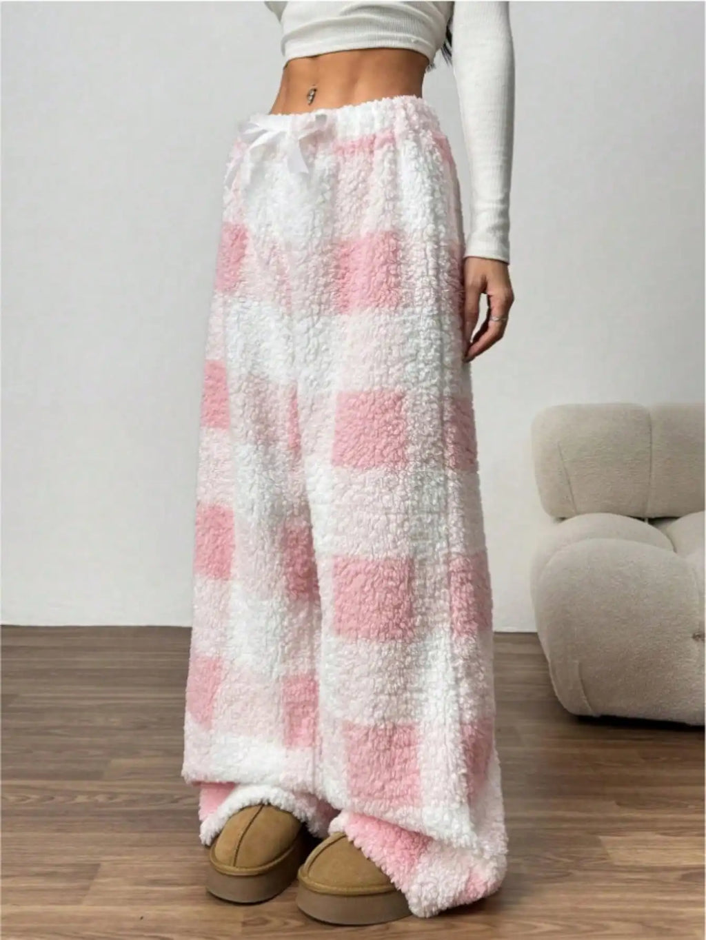 A Pair Of Women’s Loose Casual Checked Pants Fleece Lounge Pants