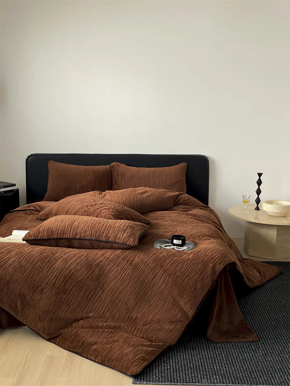 Thickened Warm Light Luxury Simple Carved Fleece Four-Piece Set Milk Fleece Bed Sheet Quilt Cover