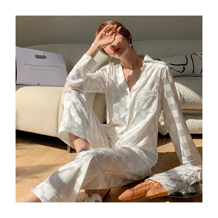 Silk Diamond Clasp Two Piece Set Elegance Women's Pajamas
