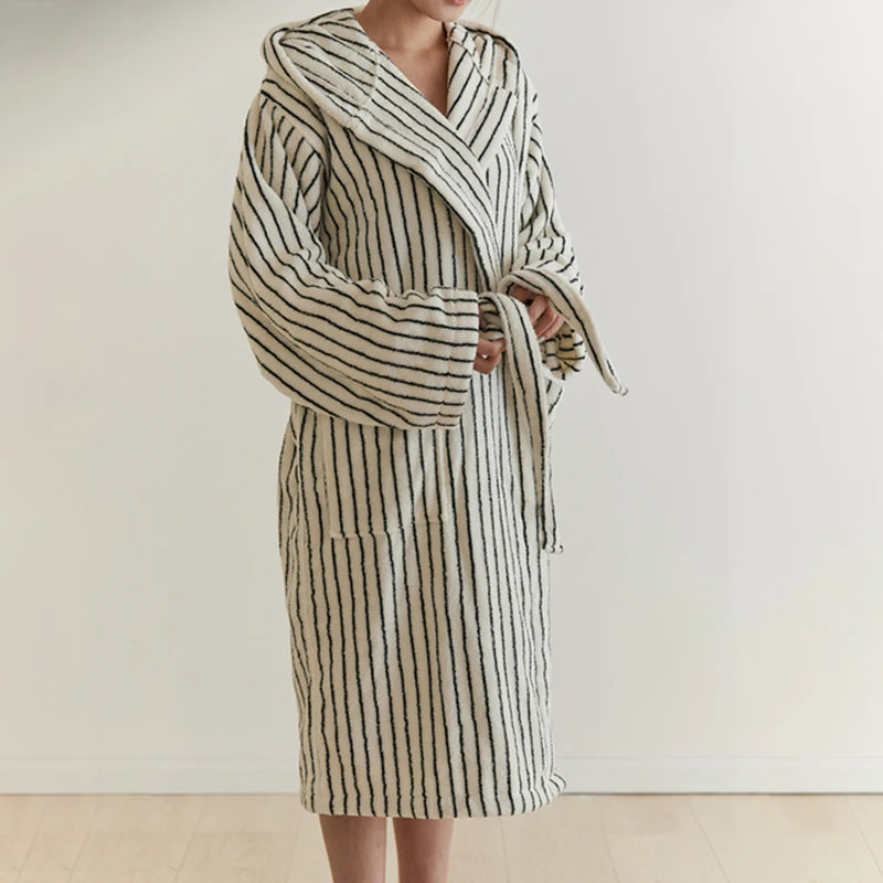 Retro Plaid 100% Cotton Super Soft Absortion Hooded V Neck Bathrobe Towel