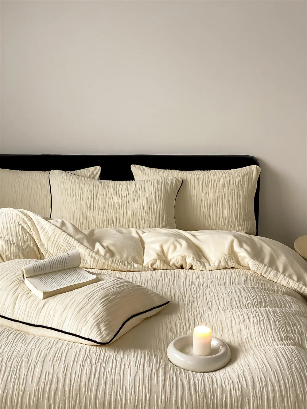 Thickened Warm Light Luxury Simple Carved Fleece Four-Piece Set Milk Fleece Bed Sheet Quilt Cover