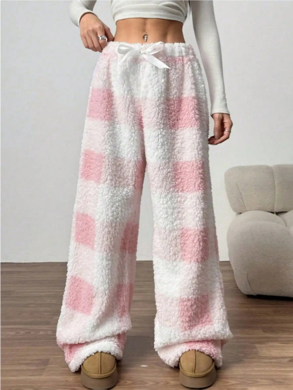 A Pair Of Women’s Loose Casual Checked Pants Fleece Lounge Pants