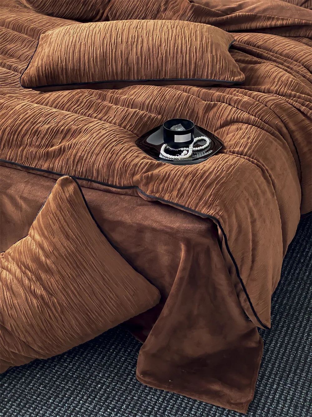 Thickened Warm Light Luxury Simple Carved Fleece Four-Piece Set Milk Fleece Bed Sheet Quilt Cover