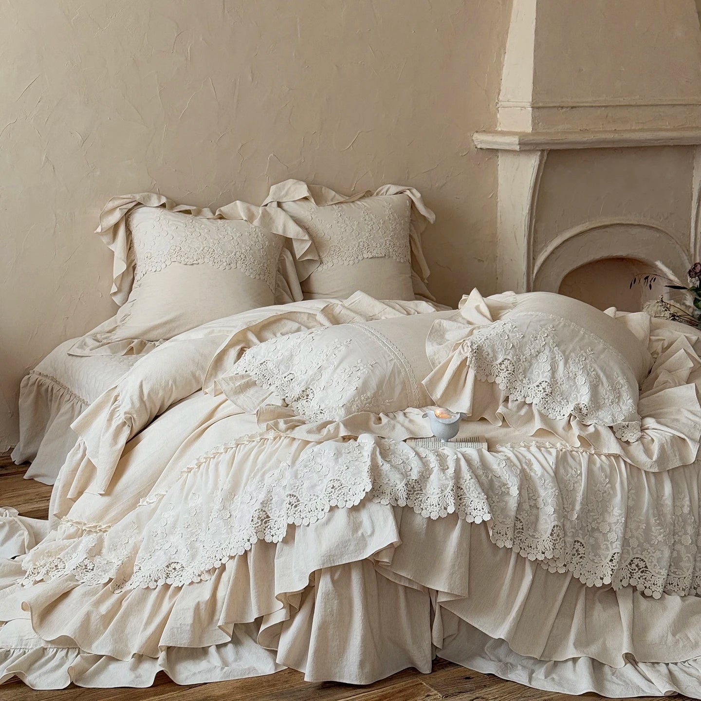 Romantic French Double Layer Lace Ruffles Bedding Set 20% Ramie, 80% Cotton Duvet Cover Set Quilted Bedspread Pillowcases