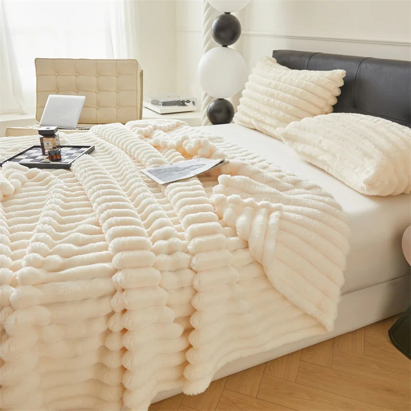 Striped Throw Blanket - 250GSM Soft & Warm Fluffy Blanket