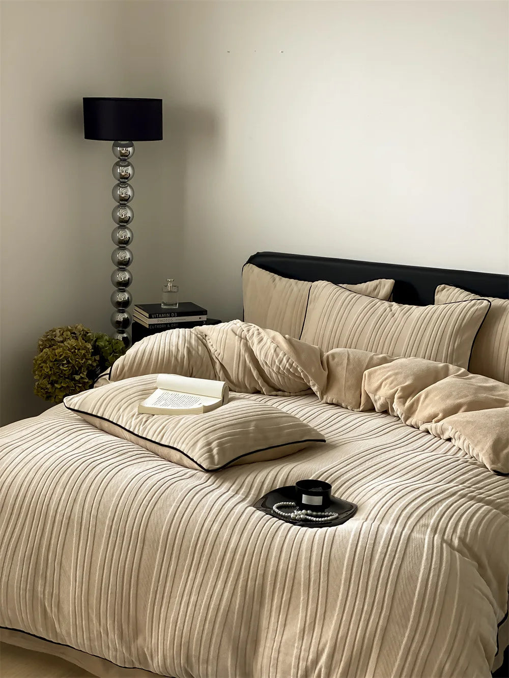 Thickened Warm Light Luxury Simple Carved Fleece Four-Piece Set Milk Fleece Bed Sheet Quilt Cover