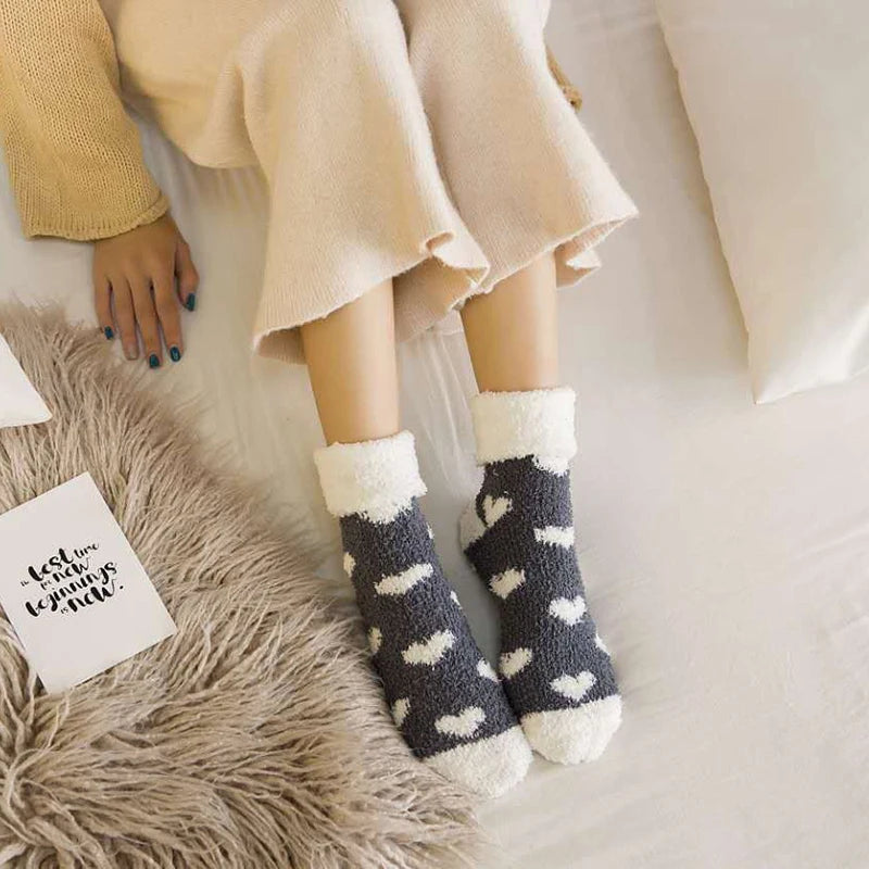 Mid-Tube Candy Colored Heart Printed Thick Plush Socks