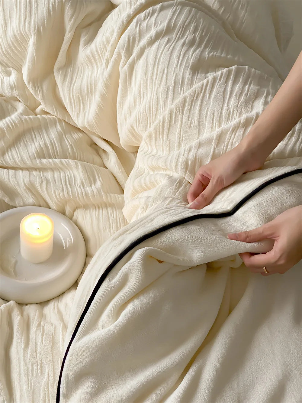 Thickened Warm Light Luxury Simple Carved Fleece Four-Piece Set Milk Fleece Bed Sheet Quilt Cover