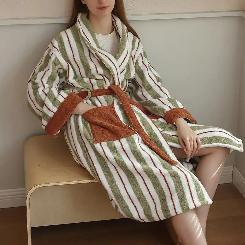 Retro Plaid 100% Cotton Super Soft Absortion Hooded V Neck Bathrobe Towel