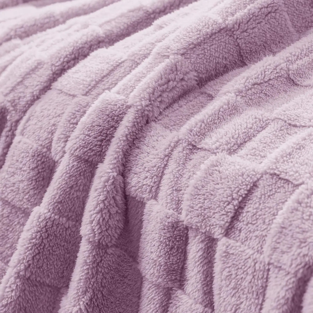 Thick Checkered Fleece Blanket