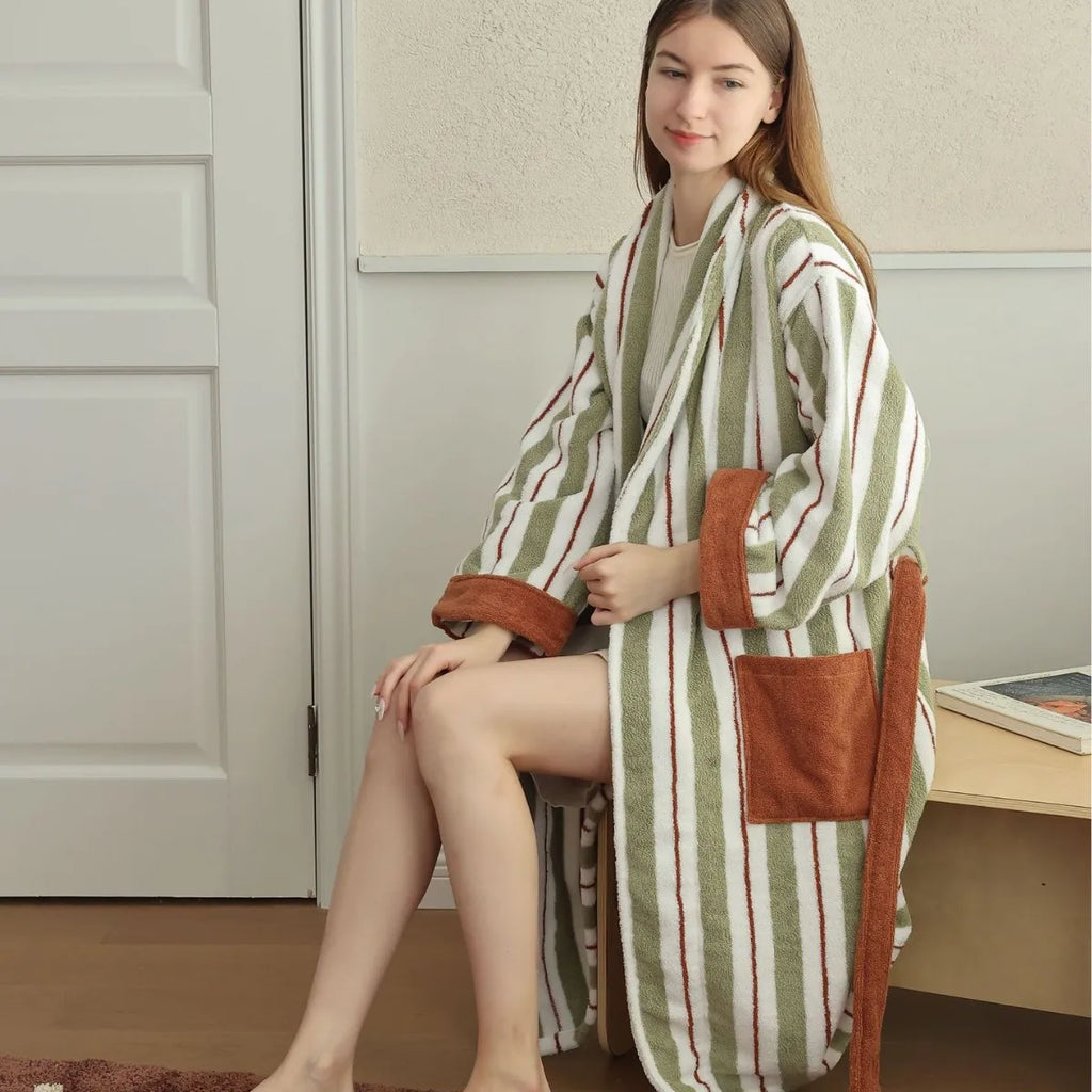 Retro Plaid 100% Cotton Super Soft Absortion Hooded V Neck Bathrobe Towel