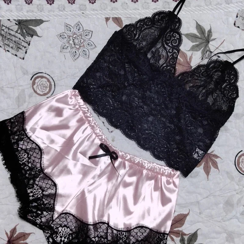 Sexy Lace Neck-line Lingerie Sleeveless V-Neck Tops and Shorts Sets Nightwear