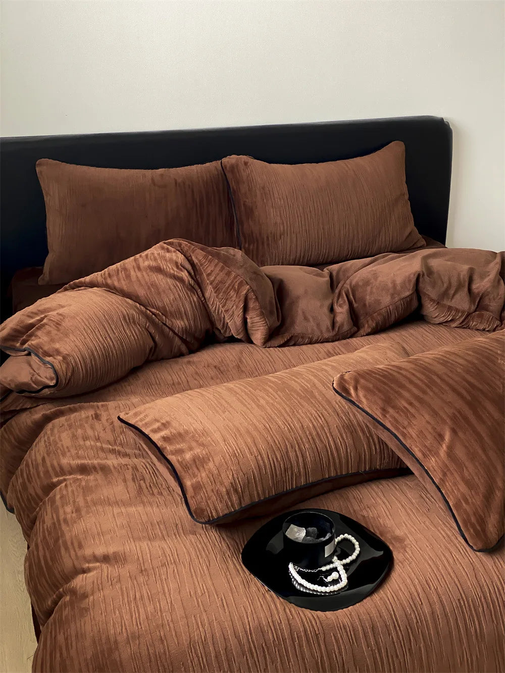 Thickened Warm Light Luxury Simple Carved Fleece Four-Piece Set Milk Fleece Bed Sheet Quilt Cover