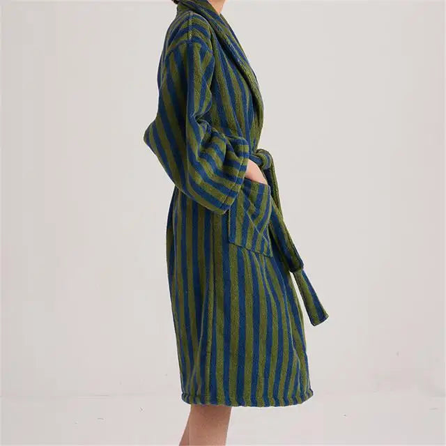 Retro Plaid 100% Cotton Super Soft Absortion Hooded V Neck Bathrobe Towel