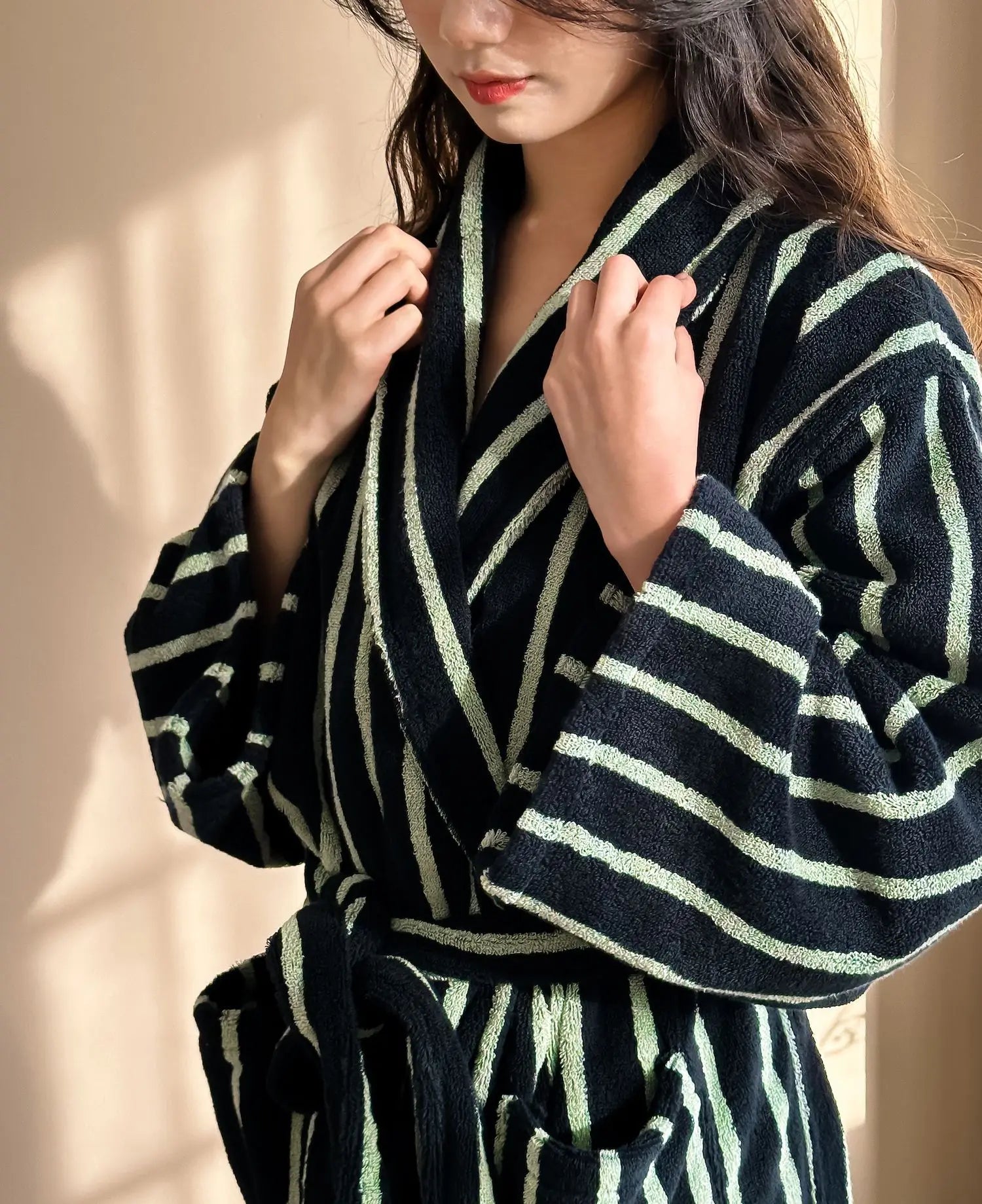Retro Plaid 100% Cotton Super Soft Absortion Hooded V Neck Bathrobe Towel