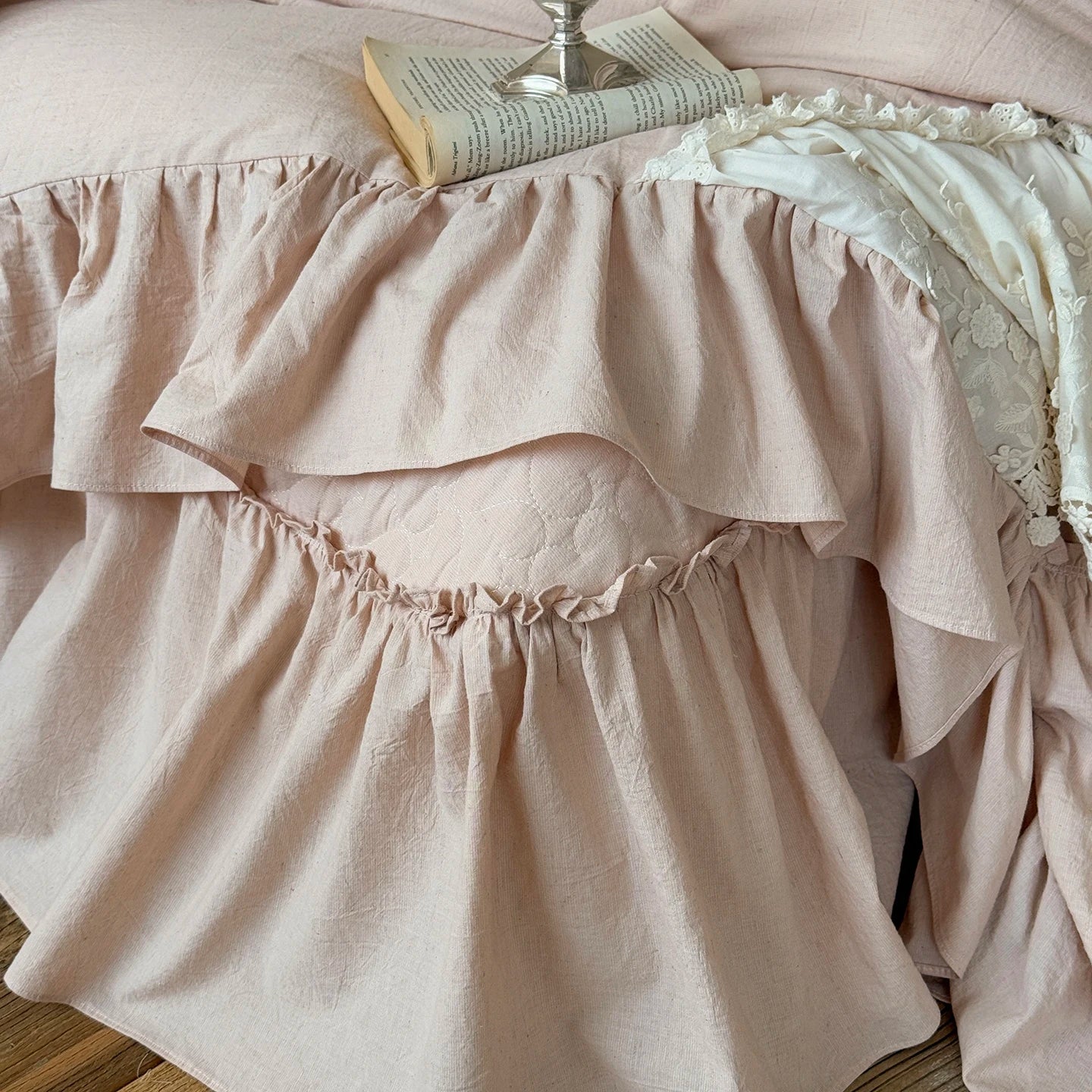 Romantic French Double Layer Lace Ruffles Bedding Set 20% Ramie, 80% Cotton Duvet Cover Set Quilted Bedspread Pillowcases