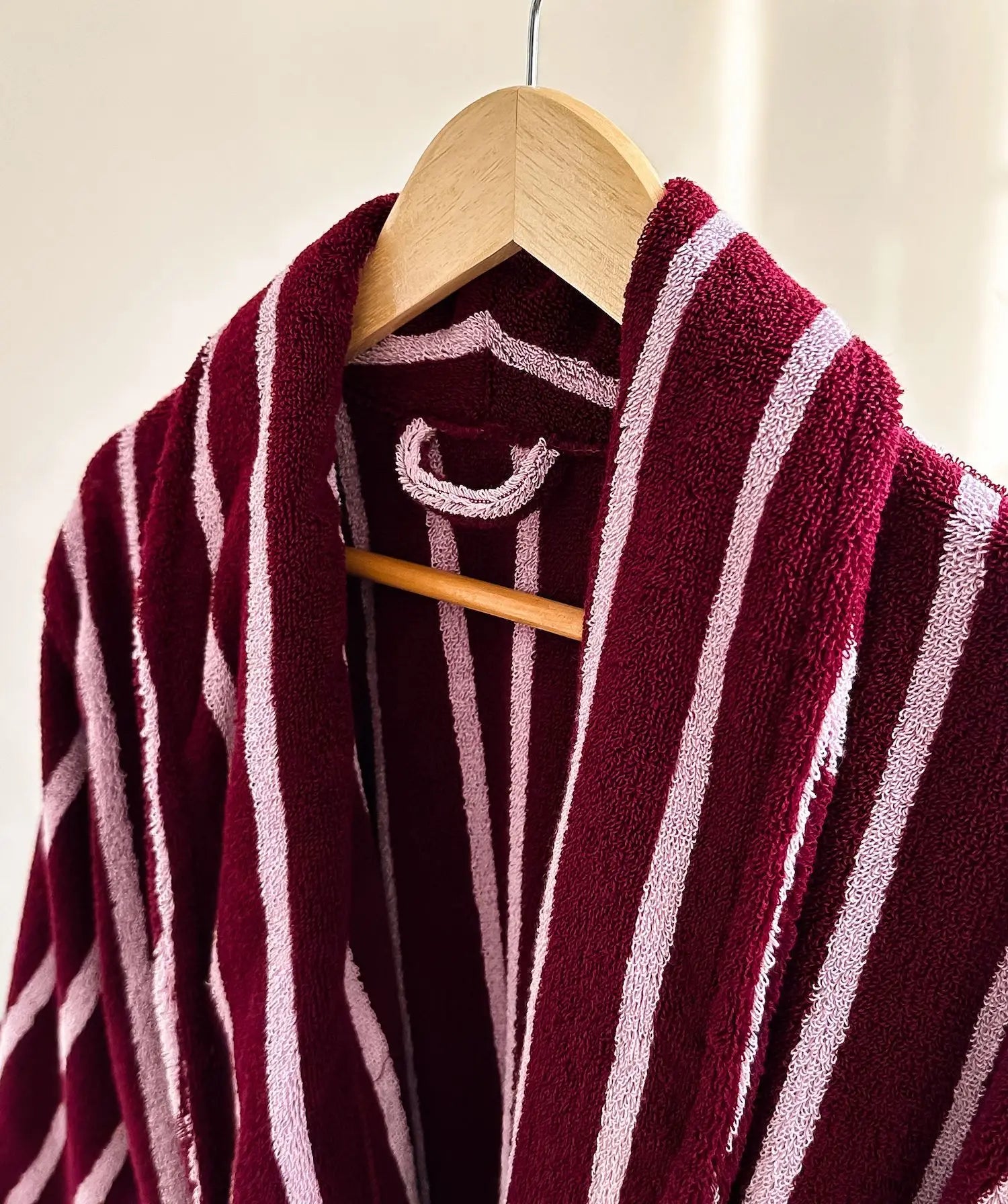 Retro Plaid 100% Cotton Super Soft Absortion Hooded V Neck Bathrobe Towel
