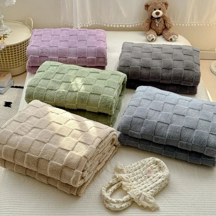 Thick Checkered Fleece Blanket