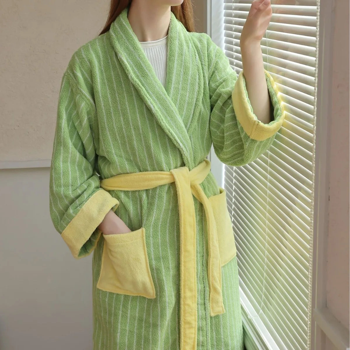 Retro Plaid 100% Cotton Super Soft Absortion Hooded V Neck Bathrobe Towel