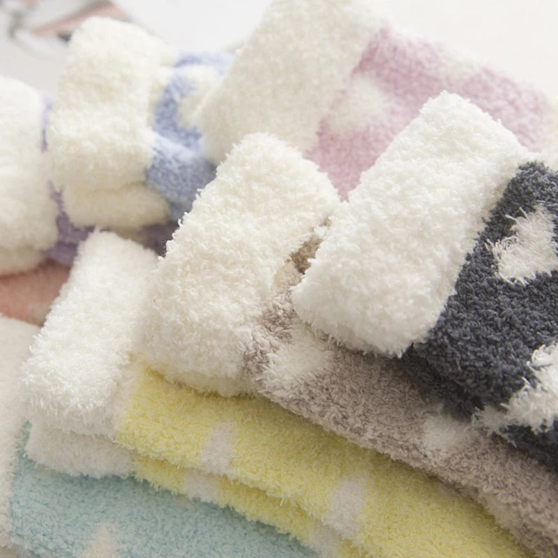 Mid-Tube Candy Colored Heart Printed Thick Plush Socks