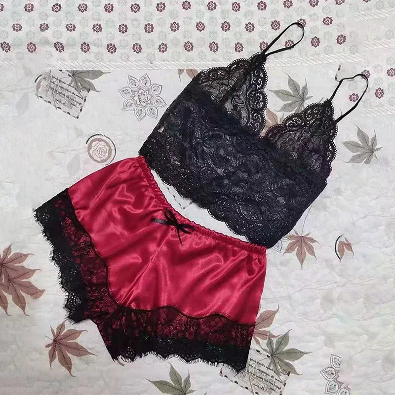 Sexy Lace Neck-line Lingerie Sleeveless V-Neck Tops and Shorts Sets Nightwear