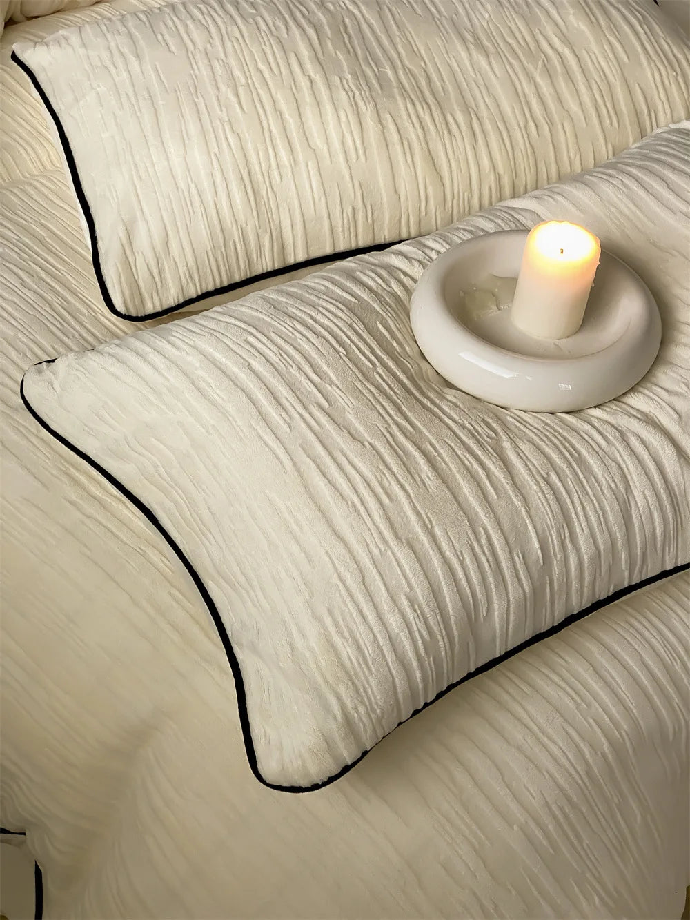 Thickened Warm Light Luxury Simple Carved Fleece Four-Piece Set Milk Fleece Bed Sheet Quilt Cover
