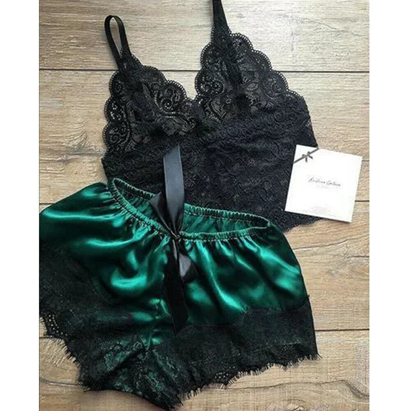 Sexy Lace Neck-line Lingerie Sleeveless V-Neck Tops and Shorts Sets Nightwear