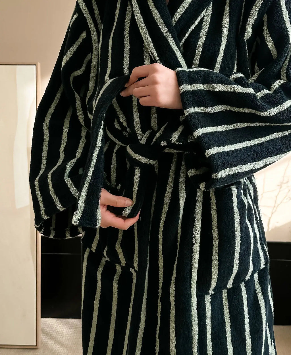 Retro Plaid 100% Cotton Super Soft Absortion Hooded V Neck Bathrobe Towel