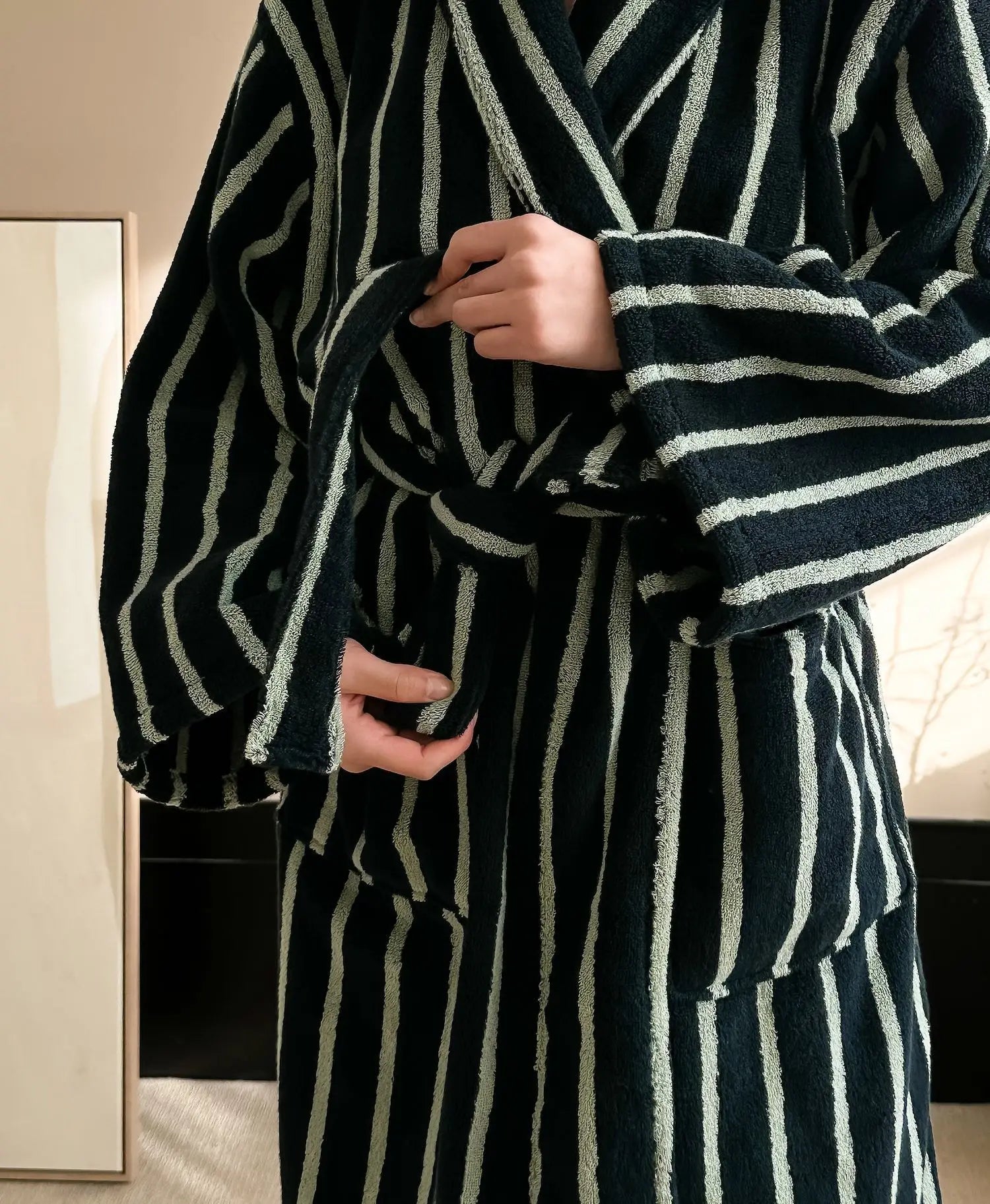 Retro Plaid 100% Cotton Super Soft Absortion Hooded V Neck Bathrobe Towel