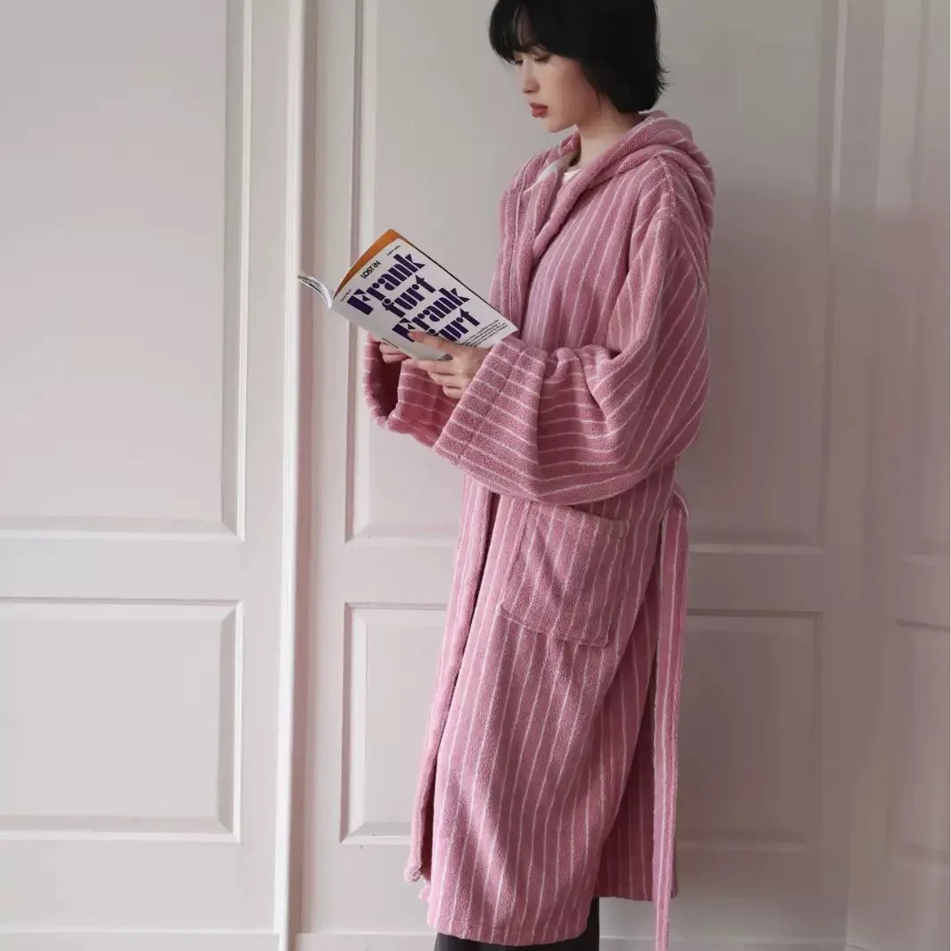 Retro Plaid 100% Cotton Super Soft Absortion Hooded V Neck Bathrobe Towel