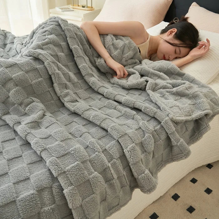 Thick Checkered Fleece Blanket