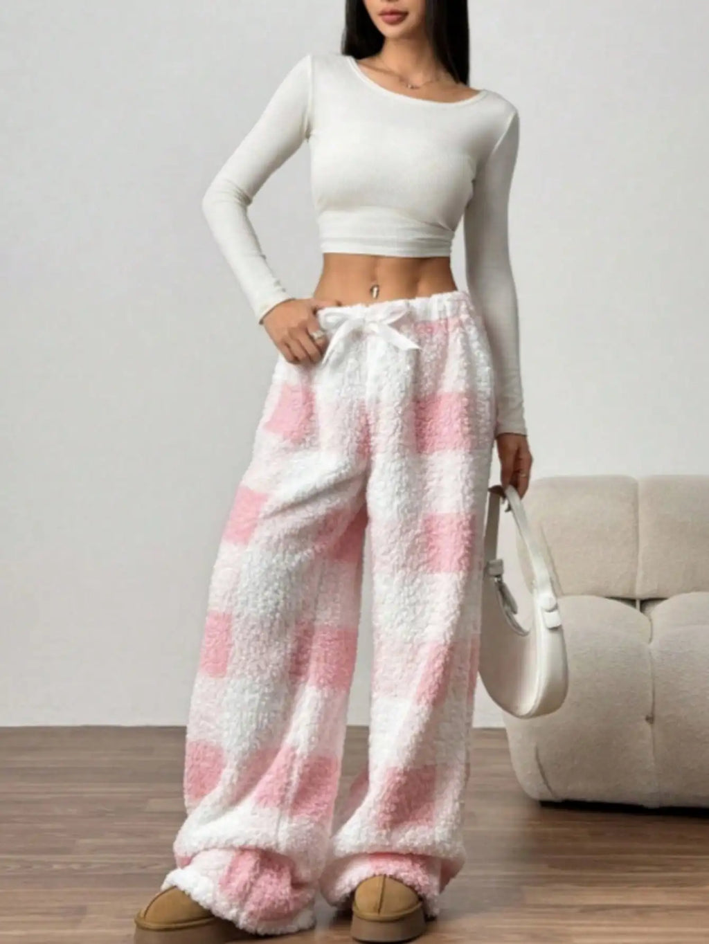 A Pair Of Women’s Loose Casual Checked Pants Fleece Lounge Pants