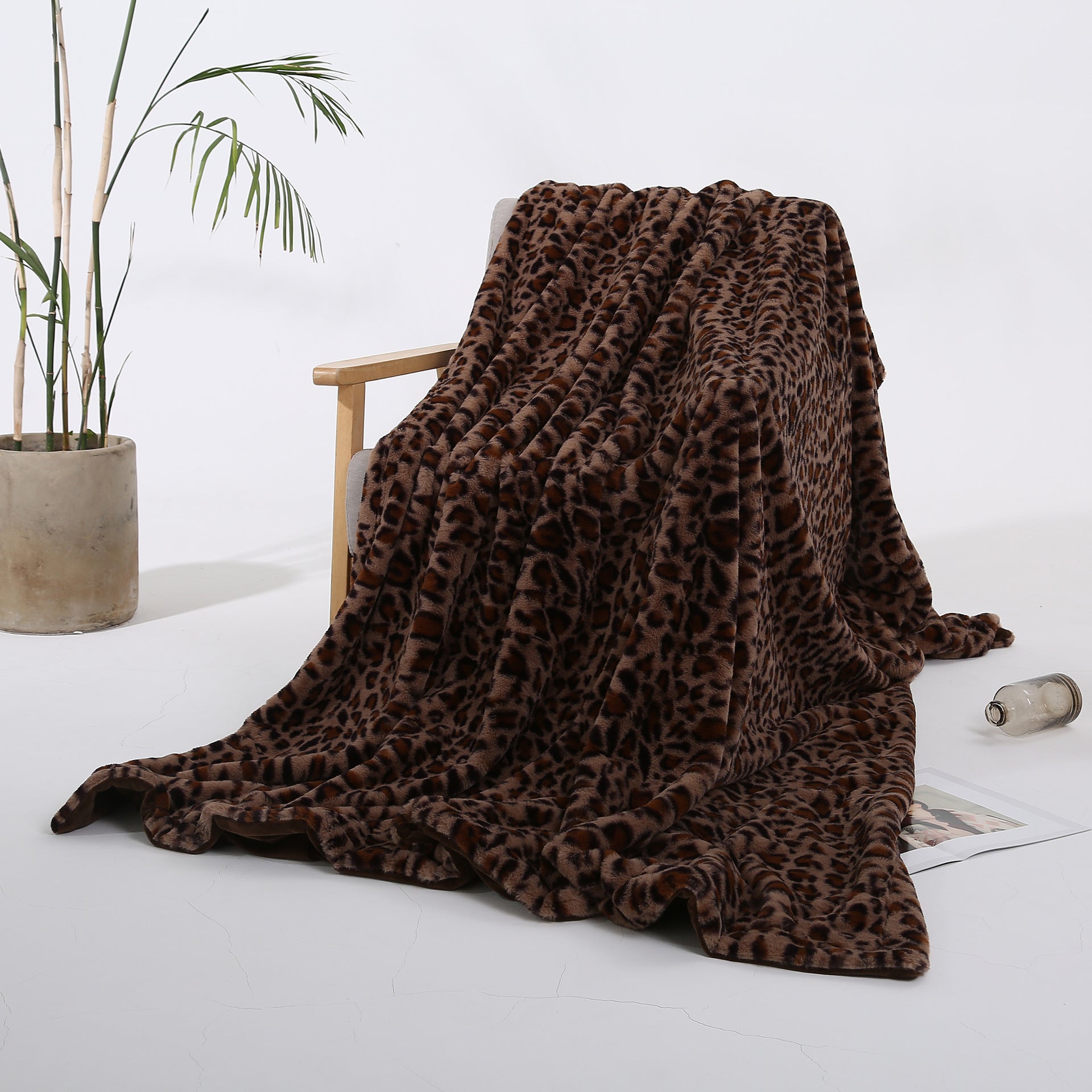 Leopard Pattern Short Plush Blankets